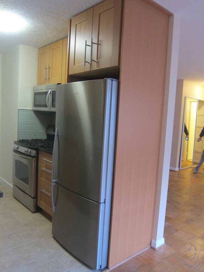 Kitchen - 922 24th St NW