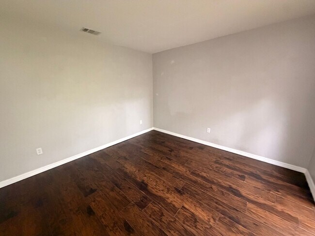 Building Photo - Charming 2BR/1.5BA Townhome - Ideal Location in Port Orange
