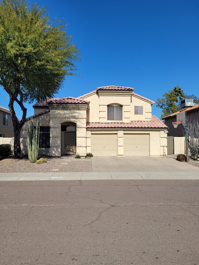 Two story 4/3 for rent in NE PhoenixMM 4606 E Meadow Dr Phoenix AZ