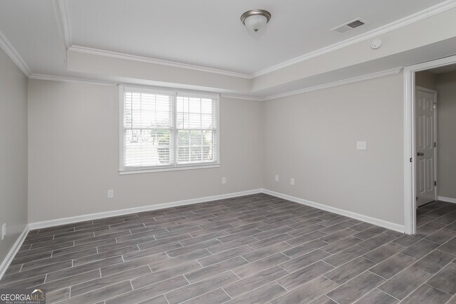 Building Photo - 13 Cumberland Gap