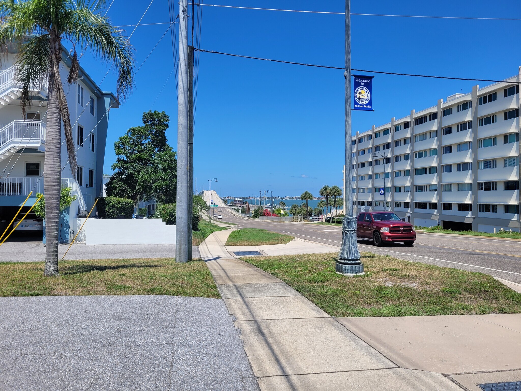 Building Photo - 2950 West Bay Dr