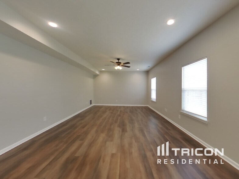 Building Photo - 2923 W Broderie Ln