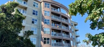 Building Photo - 530 Melrose Ave E
