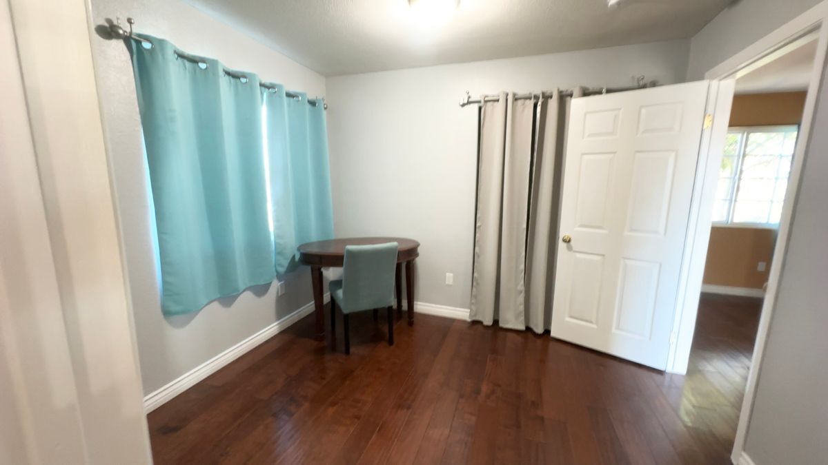 Building Photo - 2235 Cloyne St