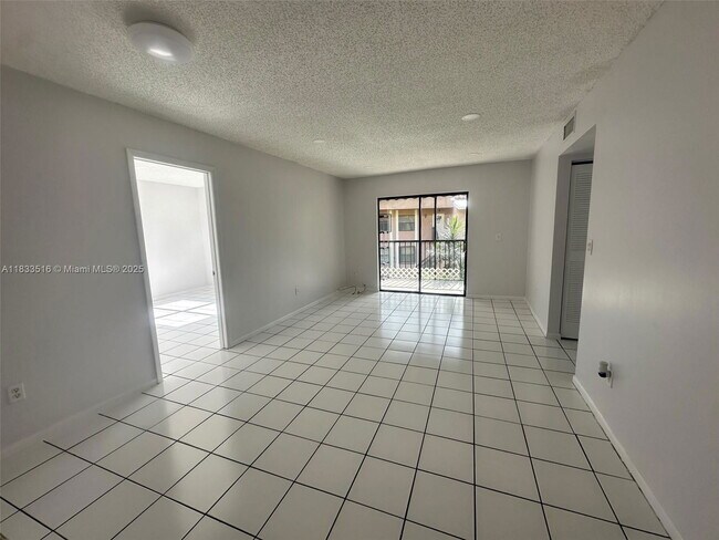 Building Photo - 9808 Hammocks Blvd