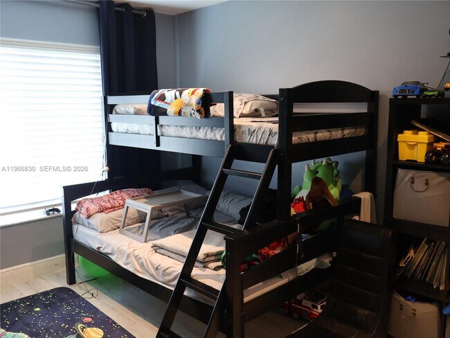 Building Photo - 5505 SW 9th St