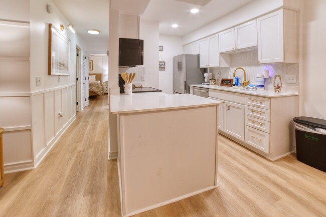 Building Photo - 2743 Forest Ridge Dr