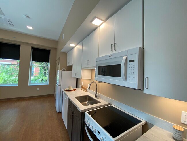 Building Photo - 83 Hanover St