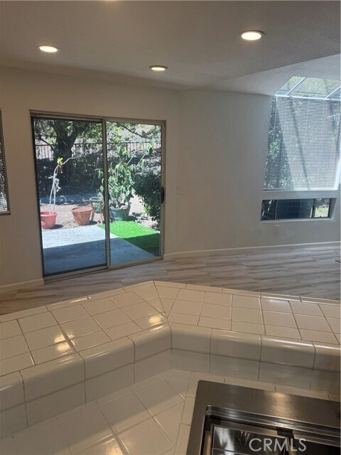 Building Photo - 208 Santa Rosa Ct