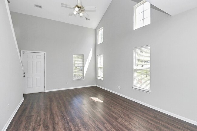 Building Photo - 3731 Bullard St