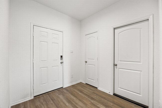 Building Photo - 14200 Yellow Jacket Ct