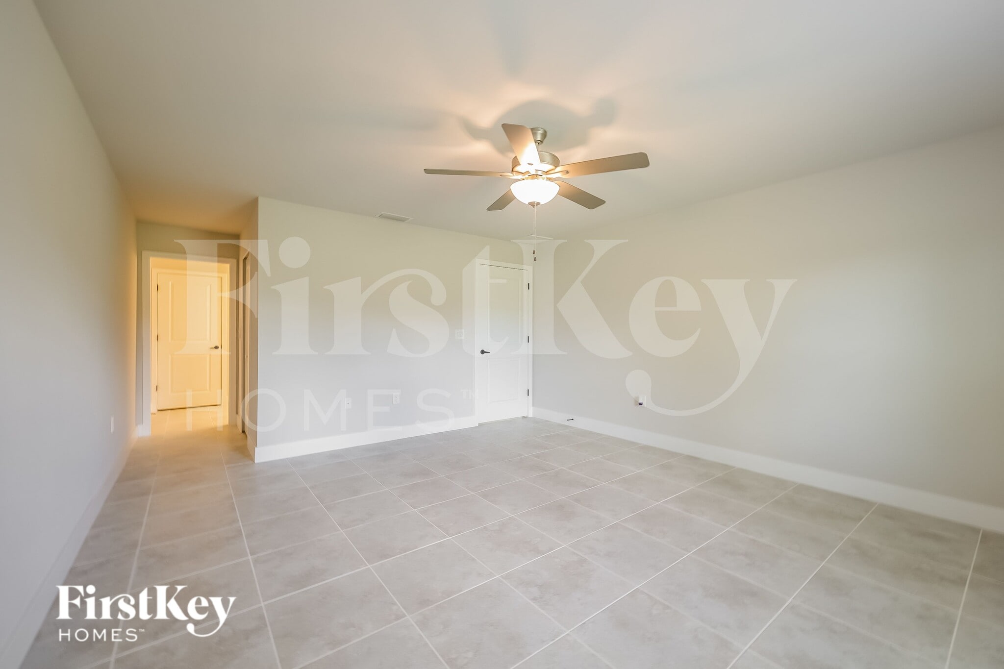 Building Photo - 915 Plumosa Ave