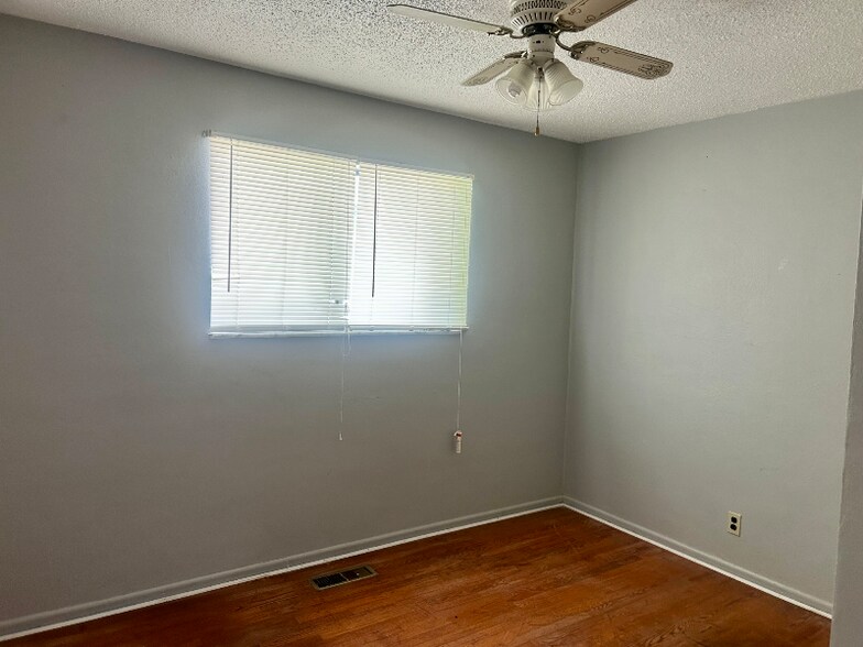 Building Photo - 712 Rabenberg Pl