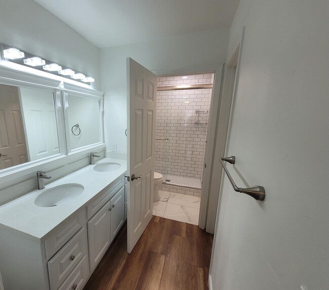 Building Photo - 10332 Caminito Aralia