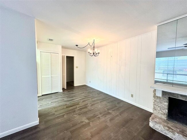 Building Photo - 5808 Nassau Dr
