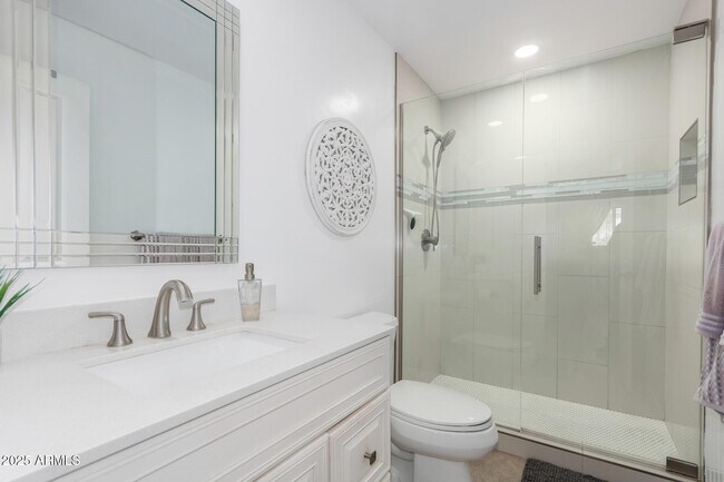 Building Photo - 8490 E Chaparral Rd