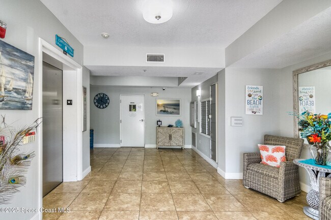 Building Photo - 8921 Lake Dr