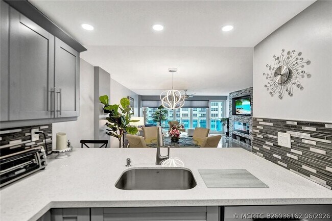 Building Photo - 3430 Galt Ocean Dr