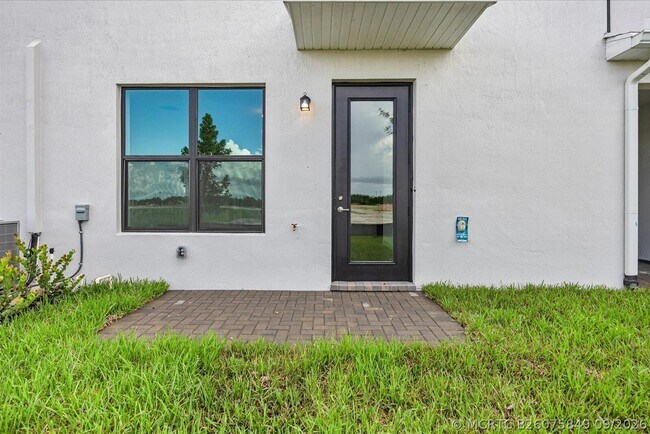 Building Photo - 9982 SW Torquay Dr