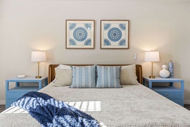 Building Photo - 3173 S Mystic Seaport Ave