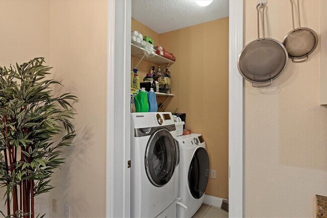 Building Photo - 3510 54th Dr W