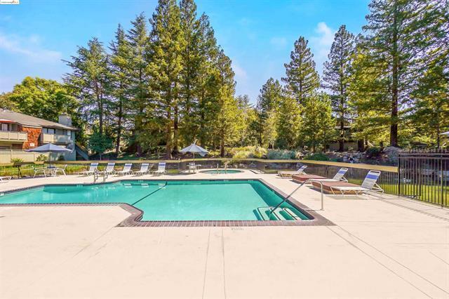 Lakeview Community Pool - 1415 La Terrace Cir