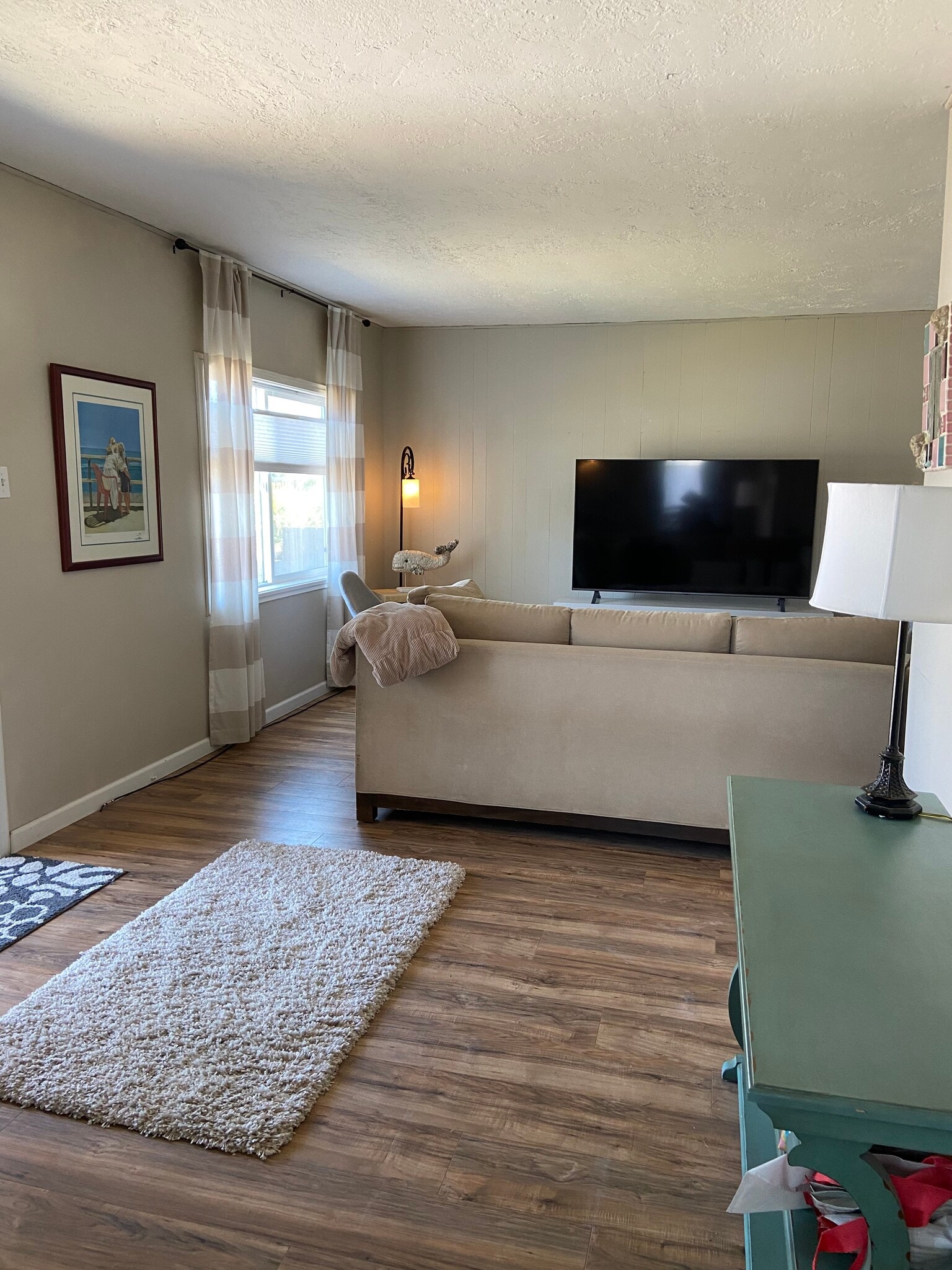 Building Photo - 717 10th Ave