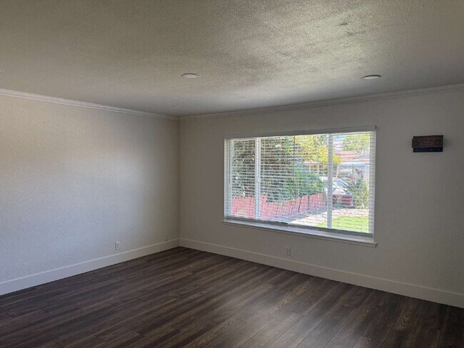 Building Photo - East valley home