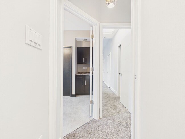 Building Photo - 1017 N Front St