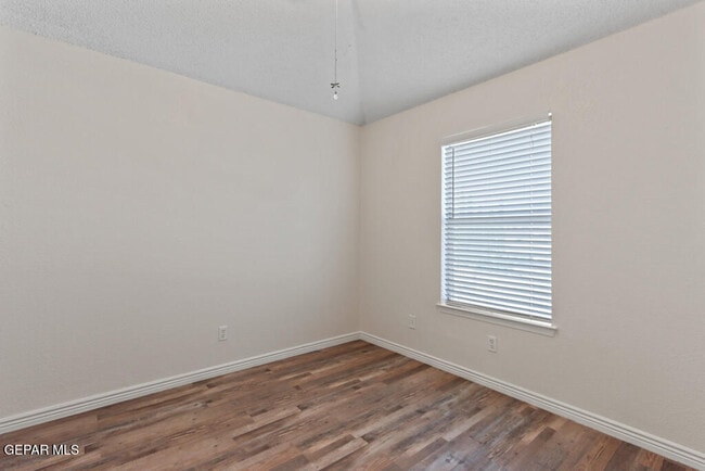 Building Photo - 11823 Stone Castle Dr