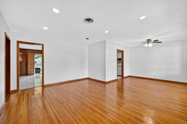 Building Photo - 8923 Greiner Dr