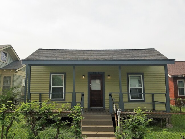 Primary Photo - Large one bedroom home with huge yard