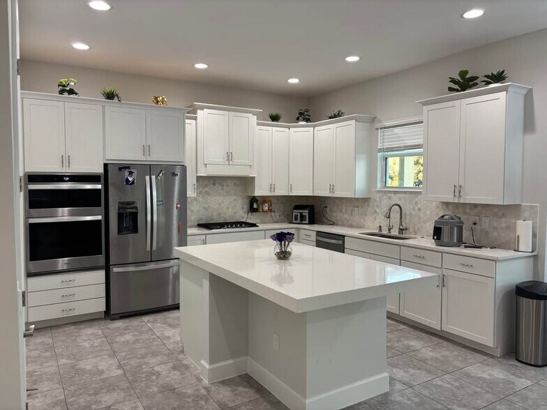 Building Photo - 15134 Cameo Ct