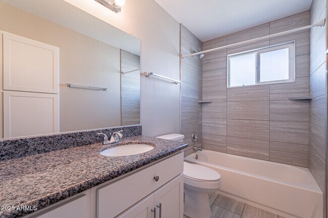 Building Photo - 1274 E Hermosa Dr