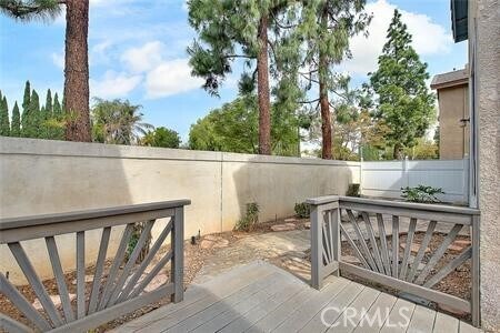 Building Photo - 864 Bramble Ln