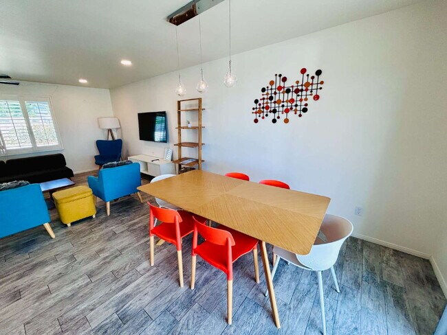 Building Photo - Charming 3 Bedroom House with Pool in Friendly Hills, Joshua Tree