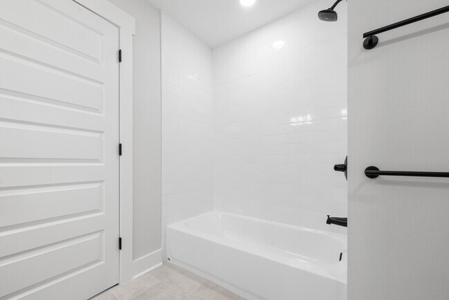 Building Photo - 1409 Little Brothers Ln