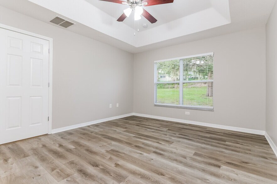 Building Photo - 10433 Calle De Flores Dr