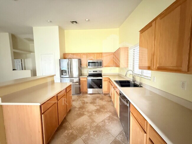 Building Photo - 1845 E Aloe Pl