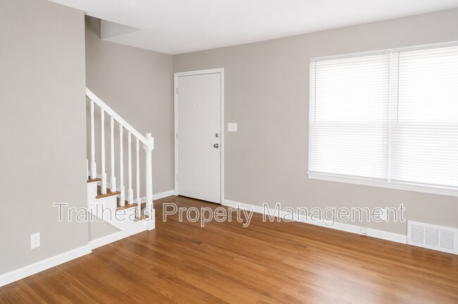 Building Photo - 1223 N Cottage Ave