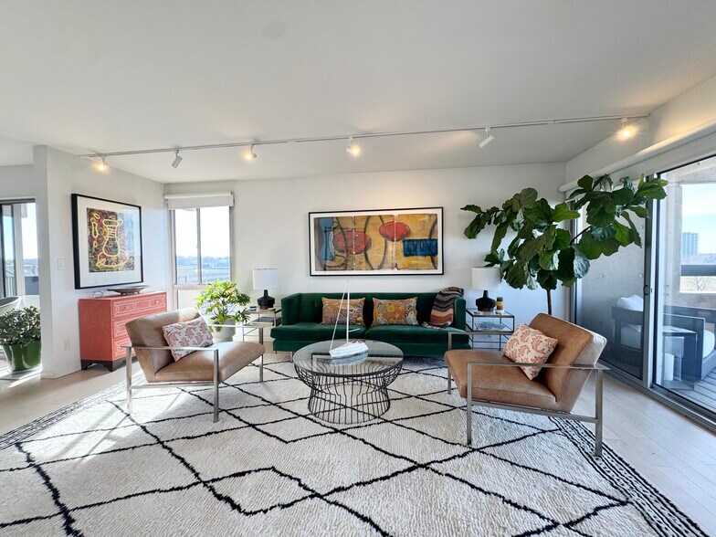 Building Photo - 2510 Grand Blvd