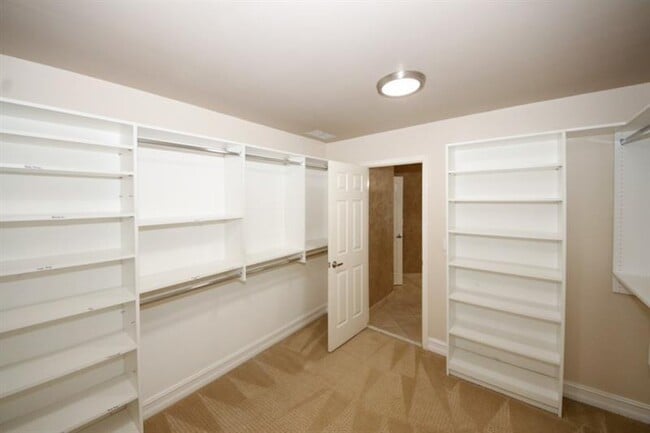Building Photo - 1354 Brookhaven Village Cir NE