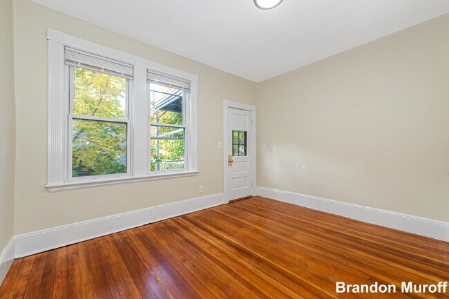 Building Photo - 44 Brackett St