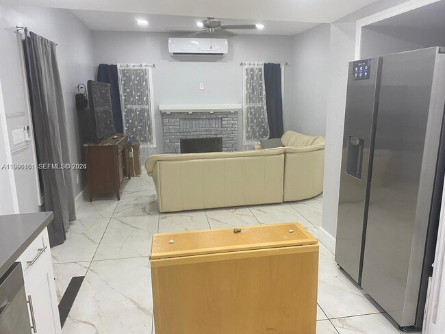 Building Photo - 2242 Polk St