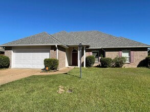 Building Photo - 217 Kirkwood Dr
