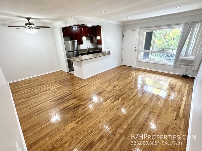 Building Photo - Updated 1Bed 1Bath In Prime West Hollywood