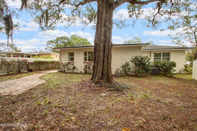 Building Photo - 6418 Terry Parker Dr N