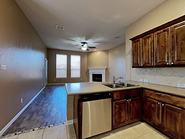 Building Photo - 4613 Lance Leaf Dr