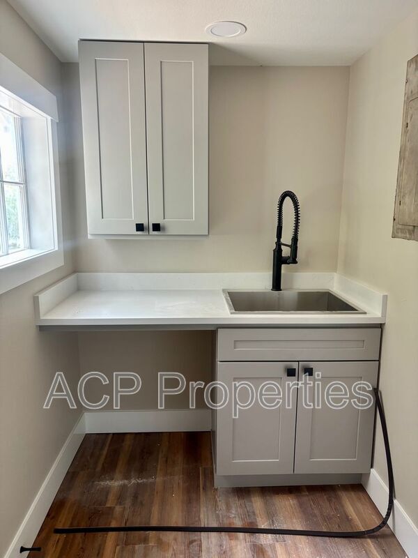 Building Photo - 2094 Front St