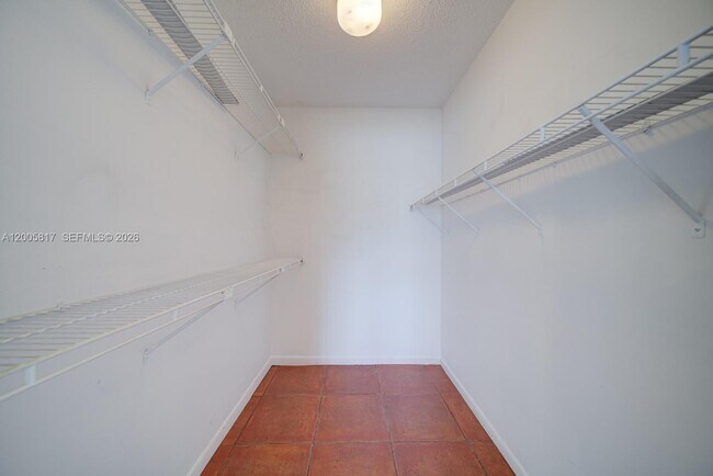 Building Photo - 9715 Hammocks Blvd